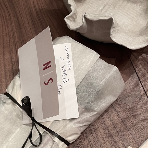 Meet your Posher, Stephanie - Picture 2 of 3